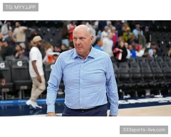 库珀·弗拉格无球跑动制造防守漏洞，拉开空间效率显著提升