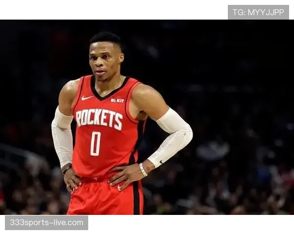 特雷·杨投篮选择改变助力效率提升明显对比上赛季